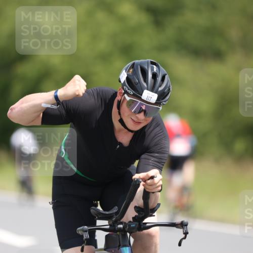 22.06.2025 - Viking Triathlon Yannick Fuchs http://msf.ph/oto/8105004 22.06.2025 12:08:56 Radfahren 14, 48, 99, 117, 632, 640, 651 meine-sportfotos.de