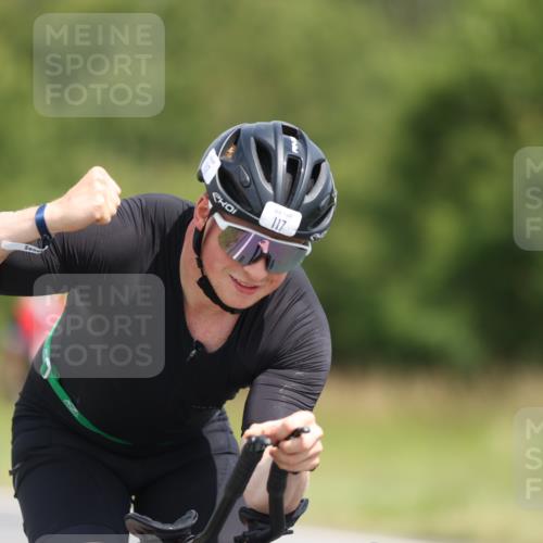 22.06.2025 - Viking Triathlon Yannick Fuchs http://msf.ph/oto/8105009 22.06.2025 12:08:56 Radfahren 14, 48, 99, 117, 632, 640, 651 meine-sportfotos.de