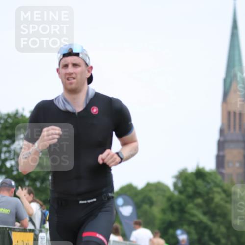 22.06.2025 - Viking Triathlon H.Heesch http://msf.ph/oto/8105112 22.06.2025 13:42:59 Laufen 187 meine-sportfotos.de