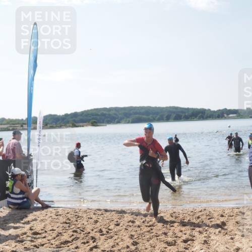22.06.2025 - Viking Triathlon MichiJ http://msf.ph/oto/8105138 22.06.2025 10:49:28 Schwimmen 64, 155, 256, 263, 321 meine-sportfotos.de