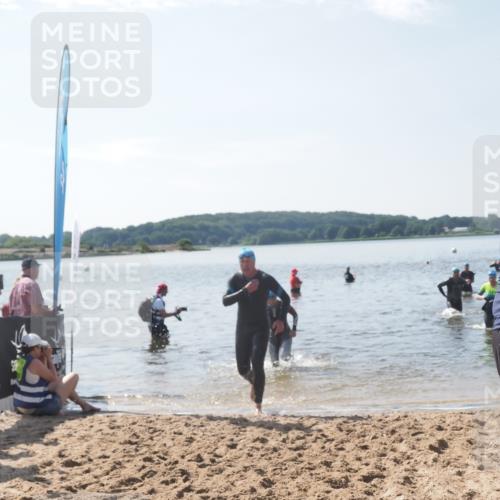 22.06.2025 - Viking Triathlon MichiJ http://msf.ph/oto/8105180 22.06.2025 10:49:31 Schwimmen 64, 256, 263, 321 meine-sportfotos.de