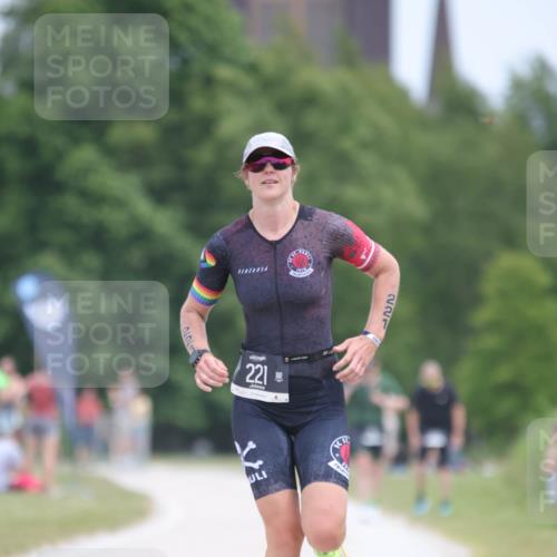 22.06.2025 - Viking Triathlon H.Heesch http://msf.ph/oto/8105228 22.06.2025 13:43:41 Laufen 221 meine-sportfotos.de
