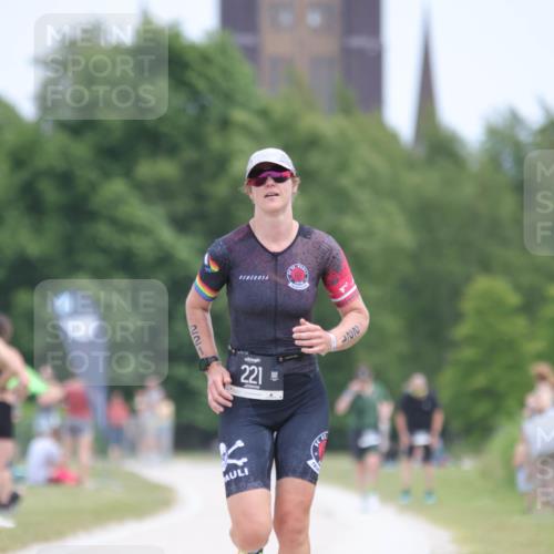 22.06.2025 - Viking Triathlon H.Heesch http://msf.ph/oto/8105235 22.06.2025 13:43:41 Laufen 221 meine-sportfotos.de