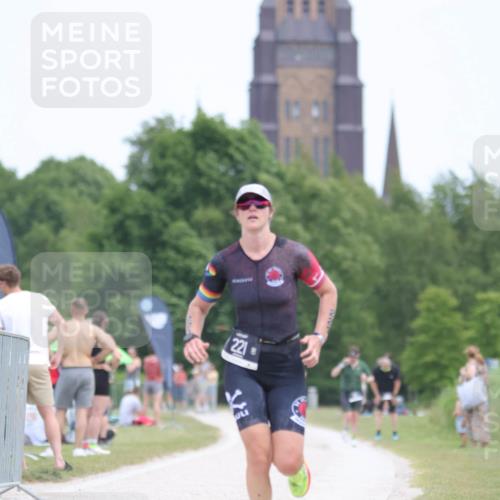 22.06.2025 - Viking Triathlon H.Heesch http://msf.ph/oto/8105241 22.06.2025 13:43:41 Laufen 221 meine-sportfotos.de