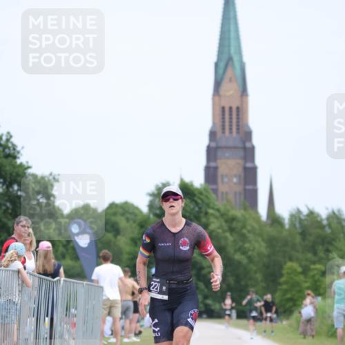 22.06.2025 - Viking Triathlon H.Heesch http://msf.ph/oto/8105256 22.06.2025 13:43:42 Laufen 221 meine-sportfotos.de