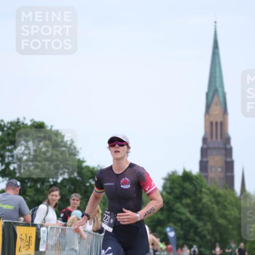 22.06.2025 - Viking Triathlon H.Heesch http://msf.ph/oto/8105273 22.06.2025 13:43:43 Laufen 221 meine-sportfotos.de