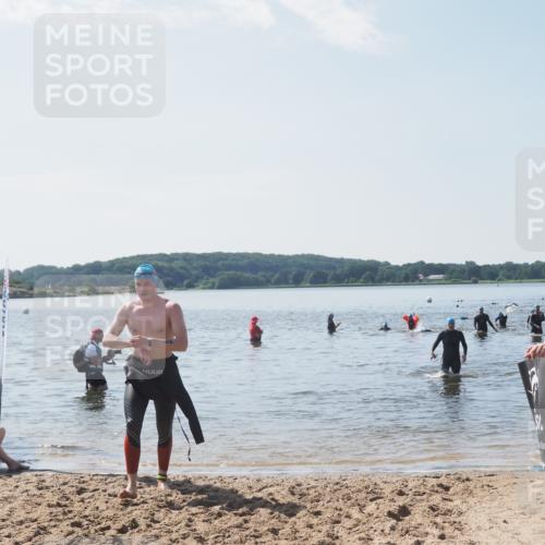 22.06.2025 - Viking Triathlon MichiJ http://msf.ph/oto/8105320 22.06.2025 10:50:13 Schwimmen 97, 431, 463 meine-sportfotos.de