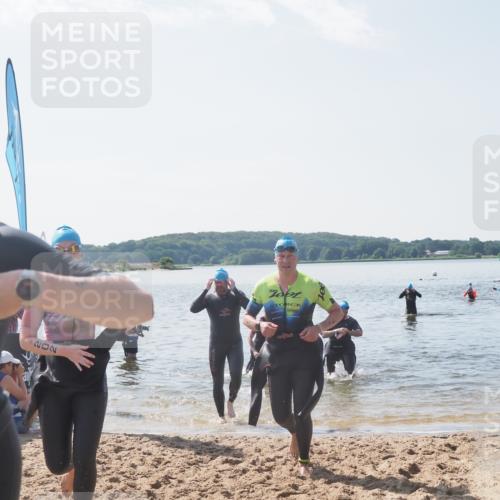 22.06.2025 - Viking Triathlon MichiJ http://msf.ph/oto/8105500 22.06.2025 10:50:44 Schwimmen 24, 48, 202, 402, 418, 533 meine-sportfotos.de