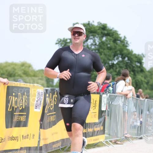 22.06.2025 - Viking Triathlon H.Heesch http://msf.ph/oto/8105807 22.06.2025 13:47:28 Laufen 69, 651 meine-sportfotos.de