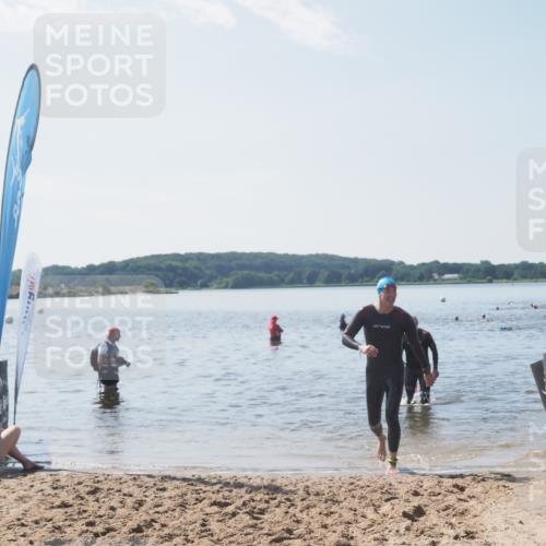 22.06.2025 - Viking Triathlon MichiJ http://msf.ph/oto/8105991 22.06.2025 10:51:41 Schwimmen 292, 422 meine-sportfotos.de
