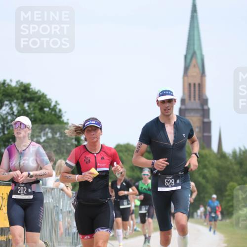 22.06.2025 - Viking Triathlon H.Heesch http://msf.ph/oto/8106188 22.06.2025 13:50:28 Laufen 60, 80, 155, 198, 202, 529, 534 meine-sportfotos.de