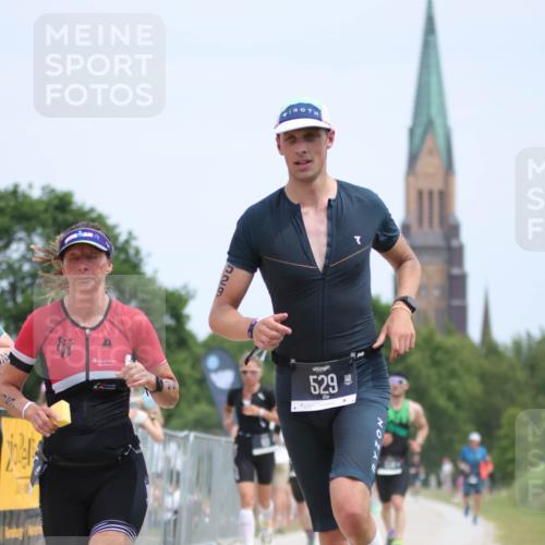 22.06.2025 - Viking Triathlon H.Heesch http://msf.ph/oto/8106194 22.06.2025 13:50:29 Laufen 60, 80, 155, 198, 202, 529, 534 meine-sportfotos.de