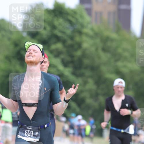 22.06.2025 - Viking Triathlon H.Heesch http://msf.ph/oto/8106236 22.06.2025 14:28:30 Laufen 98, 377, 550 meine-sportfotos.de
