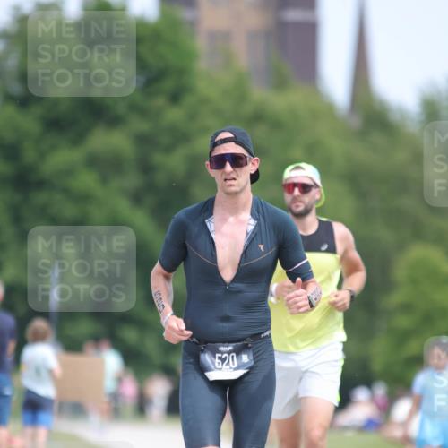 22.06.2025 - Viking Triathlon H.Heesch http://msf.ph/oto/8106266 22.06.2025 14:11:52 Laufen 520, 607 meine-sportfotos.de