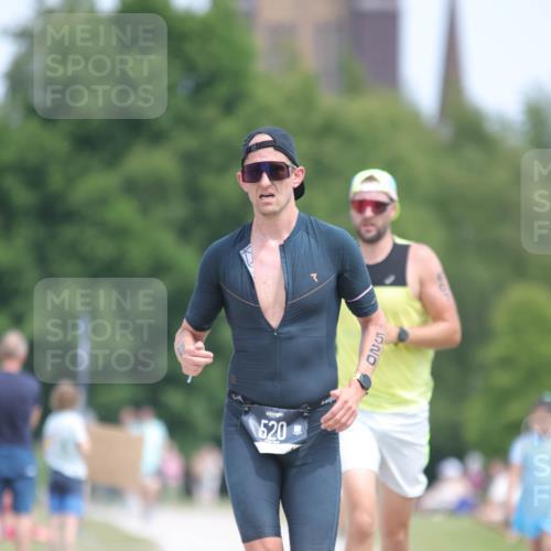 22.06.2025 - Viking Triathlon H.Heesch http://msf.ph/oto/8106270 22.06.2025 14:11:53 Laufen 520, 607 meine-sportfotos.de