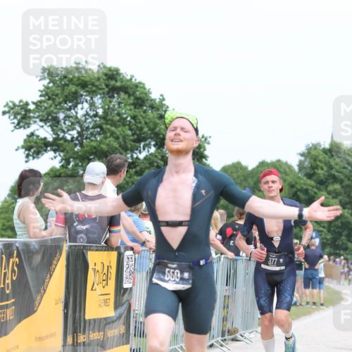 22.06.2025 - Viking Triathlon H.Heesch http://msf.ph/oto/8106274 22.06.2025 14:28:32 Laufen 98, 377, 550 meine-sportfotos.de