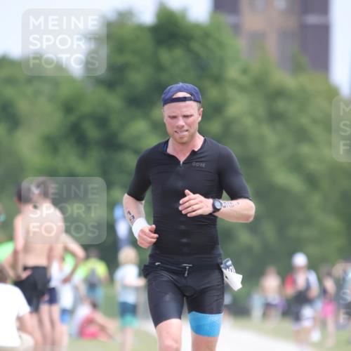 22.06.2025 - Viking Triathlon H.Heesch http://msf.ph/oto/8106277 22.06.2025 13:50:52 Laufen 195, 333, 350, 460 meine-sportfotos.de