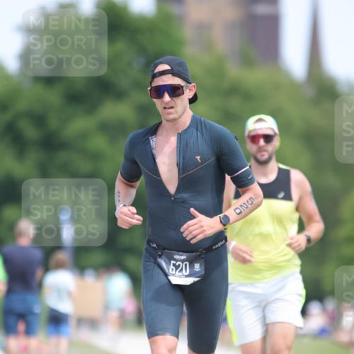 22.06.2025 - Viking Triathlon H.Heesch http://msf.ph/oto/8106278 22.06.2025 14:11:53 Laufen 520, 607 meine-sportfotos.de