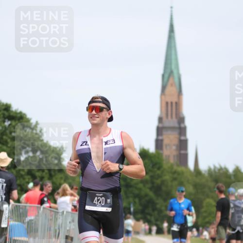 22.06.2025 - Viking Triathlon H.Heesch http://msf.ph/oto/8106324 22.06.2025 14:12:18 Laufen 45, 153, 420 meine-sportfotos.de