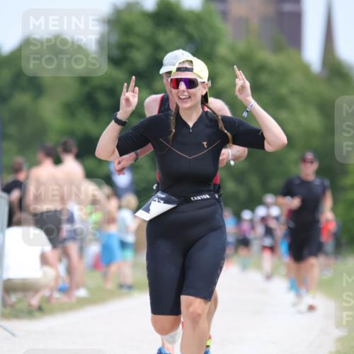 22.06.2025 - Viking Triathlon H.Heesch http://msf.ph/oto/8106336 22.06.2025 13:51:25 Laufen 37, 308 meine-sportfotos.de