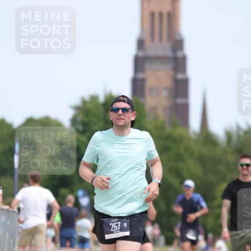22.06.2025 - Viking Triathlon H.Heesch http://msf.ph/oto/8106349 22.06.2025 14:12:27 Laufen 153, 257 meine-sportfotos.de