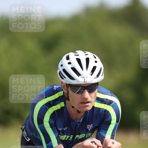22.06.2025 - Viking Triathlon Yannick Fuchs http://msf.ph/oto/8106372 22.06.2025 11:30:36 Radfahren 41, 194, 246, 381, 604, 636, 649 meine-sportfotos.de