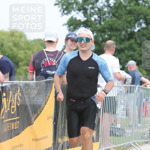 22.06.2025 - Viking Triathlon H.Heesch http://msf.ph/oto/8106386 22.06.2025 14:40:57 Laufen 76, 439, 458 meine-sportfotos.de
