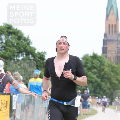 22.06.2025 - Viking Triathlon H.Heesch http://msf.ph/oto/8106416 22.06.2025 14:28:37 Laufen 98, 377, 550 meine-sportfotos.de