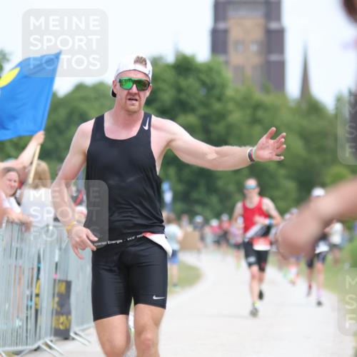 22.06.2025 - Viking Triathlon H.Heesch http://msf.ph/oto/8106424 22.06.2025 14:13:09 Laufen 77, 442, 642, 661 meine-sportfotos.de