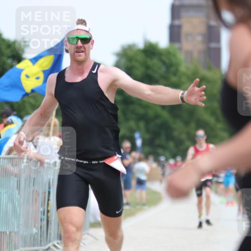 22.06.2025 - Viking Triathlon H.Heesch http://msf.ph/oto/8106429 22.06.2025 14:13:09 Laufen 77, 442, 642, 661 meine-sportfotos.de