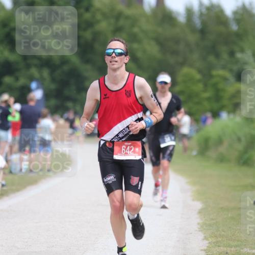 22.06.2025 - Viking Triathlon H.Heesch http://msf.ph/oto/8106439 22.06.2025 14:13:13 Laufen 77, 642, 661 meine-sportfotos.de