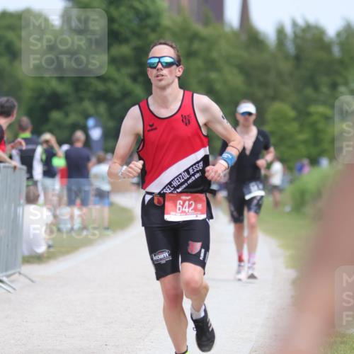 22.06.2025 - Viking Triathlon H.Heesch http://msf.ph/oto/8106448 22.06.2025 14:13:13 Laufen 77, 642, 661 meine-sportfotos.de