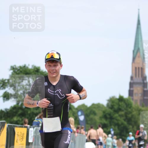 22.06.2025 - Viking Triathlon H.Heesch http://msf.ph/oto/8106542 22.06.2025 13:52:13 Laufen 365 meine-sportfotos.de