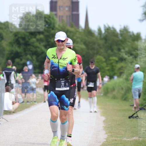 22.06.2025 - Viking Triathlon H.Heesch http://msf.ph/oto/8106550 22.06.2025 14:13:41 Laufen 71, 511 meine-sportfotos.de
