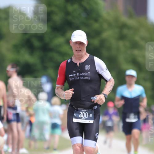 22.06.2025 - Viking Triathlon H.Heesch http://msf.ph/oto/8106557 22.06.2025 13:52:18 Laufen 300 meine-sportfotos.de