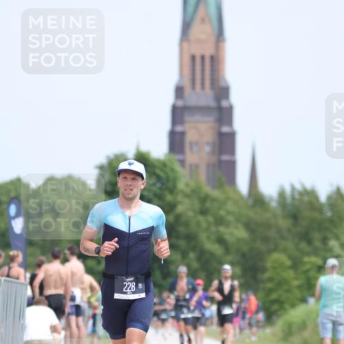 22.06.2025 - Viking Triathlon H.Heesch http://msf.ph/oto/8106571 22.06.2025 13:52:24 Laufen 228, 300 meine-sportfotos.de