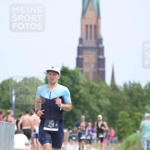 22.06.2025 - Viking Triathlon H.Heesch http://msf.ph/oto/8106579 22.06.2025 13:52:25 Laufen 228, 300 meine-sportfotos.de
