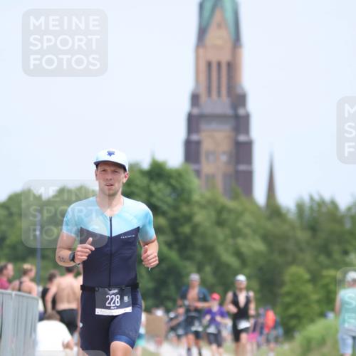 22.06.2025 - Viking Triathlon H.Heesch http://msf.ph/oto/8106582 22.06.2025 13:52:25 Laufen 228, 300 meine-sportfotos.de