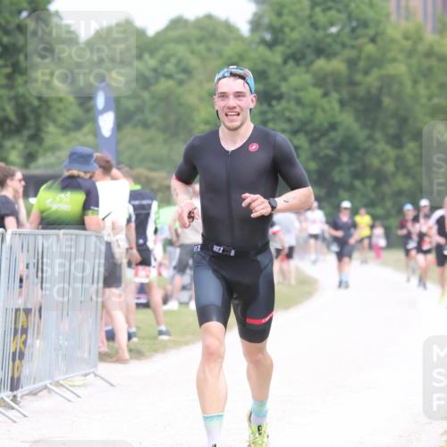 22.06.2025 - Viking Triathlon H.Heesch http://msf.ph/oto/8106625 22.06.2025 14:41:24 Laufen 87, 168, 191 meine-sportfotos.de