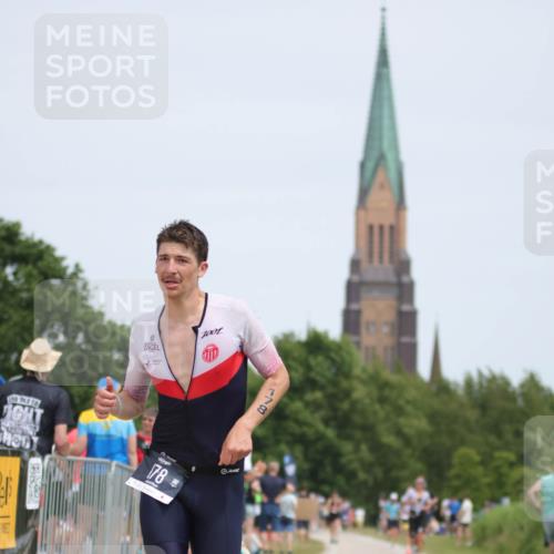 22.06.2025 - Viking Triathlon H.Heesch http://msf.ph/oto/8106643 22.06.2025 14:16:35 Laufen 178, 352 meine-sportfotos.de