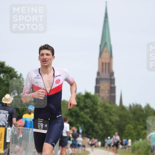 22.06.2025 - Viking Triathlon H.Heesch http://msf.ph/oto/8106649 22.06.2025 14:16:35 Laufen 178, 352 meine-sportfotos.de
