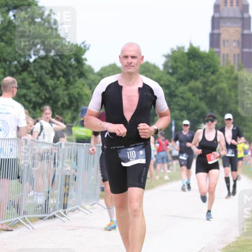 22.06.2025 - Viking Triathlon H.Heesch http://msf.ph/oto/8106721 22.06.2025 14:41:41 Laufen 110, 527, 653 meine-sportfotos.de