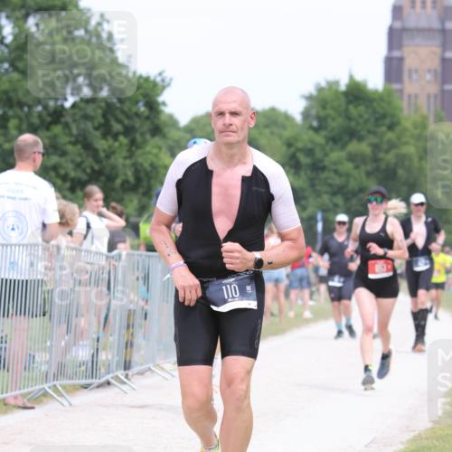 22.06.2025 - Viking Triathlon H.Heesch http://msf.ph/oto/8106739 22.06.2025 14:41:41 Laufen 110, 527, 653 meine-sportfotos.de