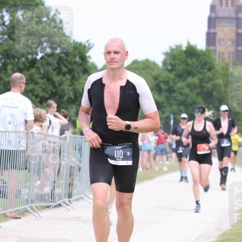 22.06.2025 - Viking Triathlon H.Heesch http://msf.ph/oto/8106748 22.06.2025 14:41:41 Laufen 110, 527, 653 meine-sportfotos.de