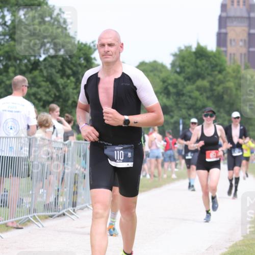 22.06.2025 - Viking Triathlon H.Heesch http://msf.ph/oto/8106762 22.06.2025 14:41:41 Laufen 110, 527, 653 meine-sportfotos.de