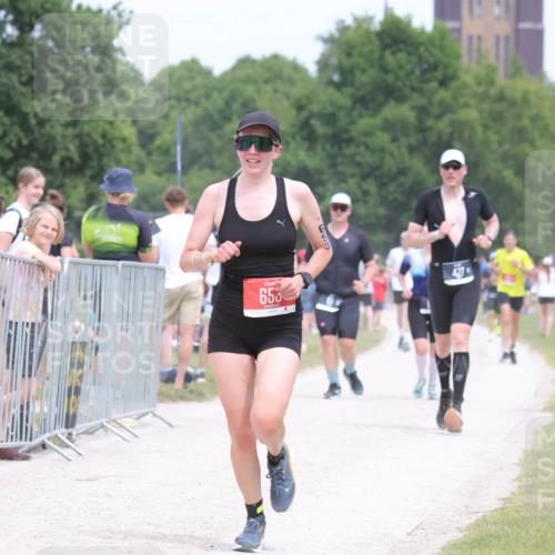 22.06.2025 - Viking Triathlon H.Heesch http://msf.ph/oto/8106770 22.06.2025 14:41:44 Laufen 110, 427, 527, 653 meine-sportfotos.de