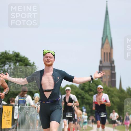 22.06.2025 - Viking Triathlon H.Heesch http://msf.ph/oto/8106810 22.06.2025 13:53:13 Laufen 122, 264, 550, 662 meine-sportfotos.de