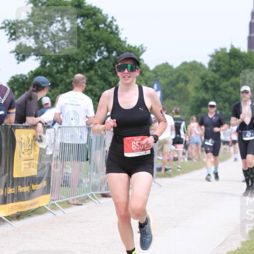 22.06.2025 - Viking Triathlon H.Heesch http://msf.ph/oto/8106836 22.06.2025 14:41:45 Laufen 110, 427, 527, 653 meine-sportfotos.de