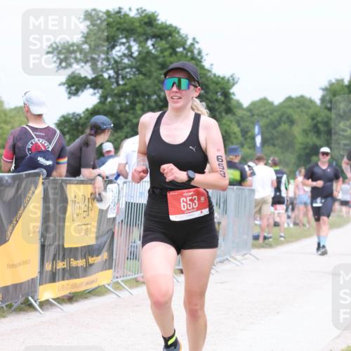 22.06.2025 - Viking Triathlon H.Heesch http://msf.ph/oto/8106860 22.06.2025 14:41:46 Laufen 110, 427, 527, 653 meine-sportfotos.de