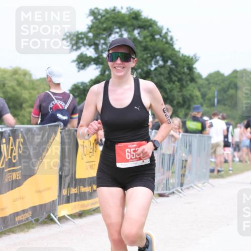22.06.2025 - Viking Triathlon H.Heesch http://msf.ph/oto/8106880 22.06.2025 14:41:46 Laufen 110, 427, 527, 653 meine-sportfotos.de